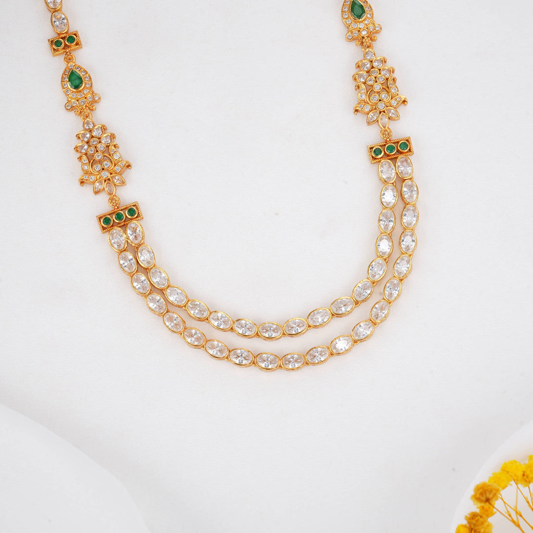 Santhiyaa  Stone Short Necklace