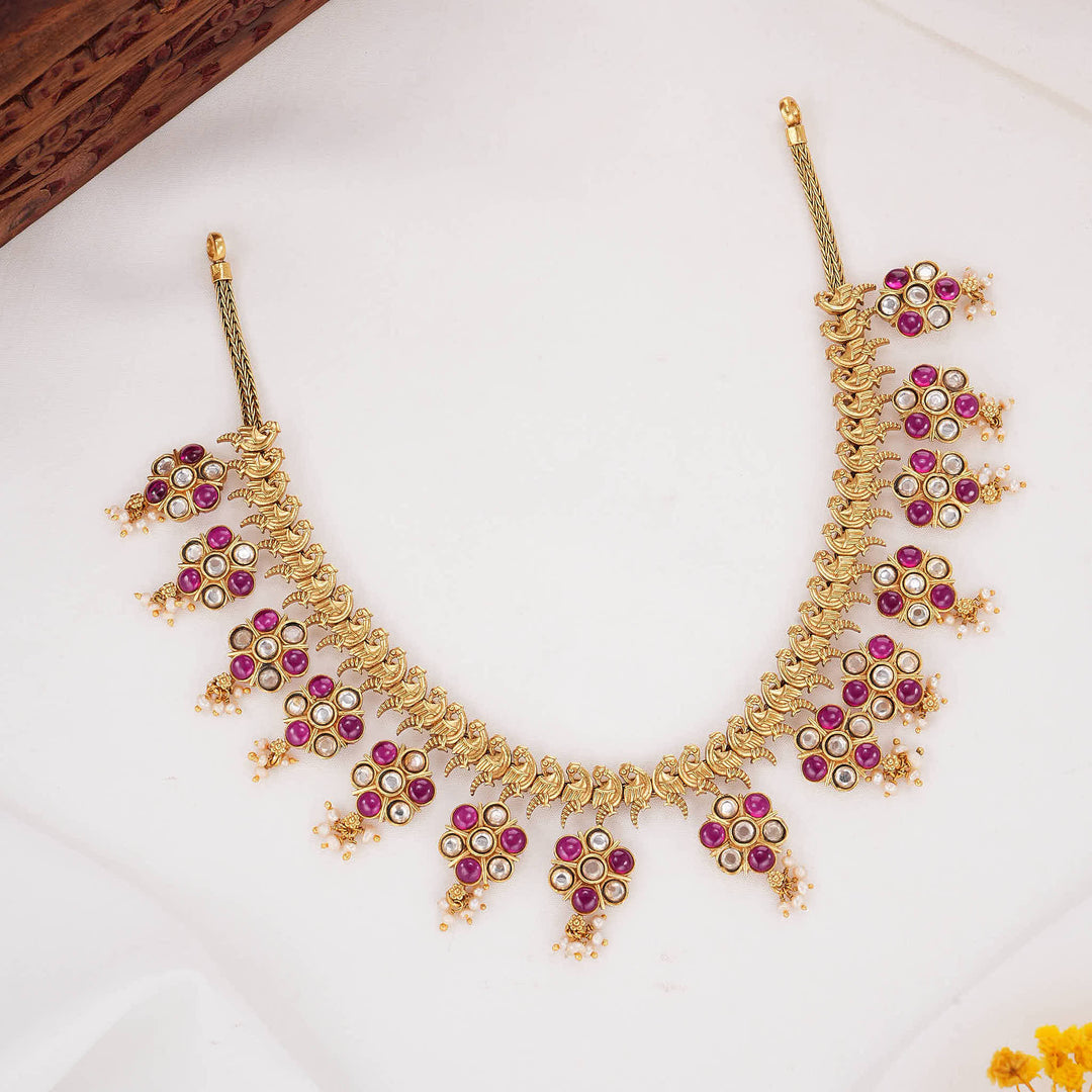 Alluring Aura Stone Short Necklace