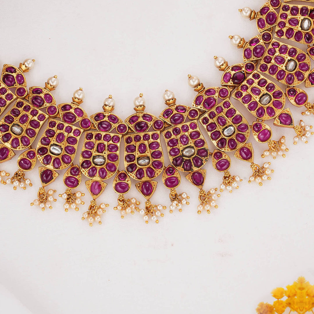 Entrancing Stone Short Necklace