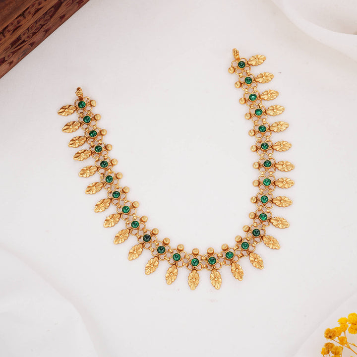 Graceful Stone Short Necklace