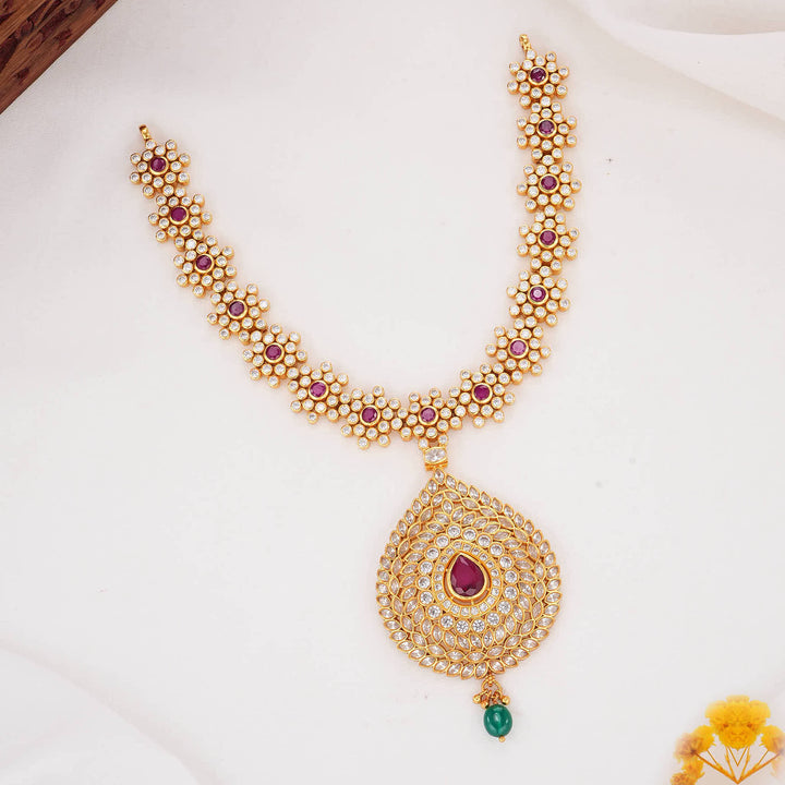 Alluring Stone Short Necklace