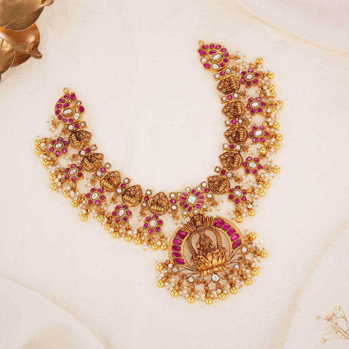 Aanthikaa Kundan Short  Necklace