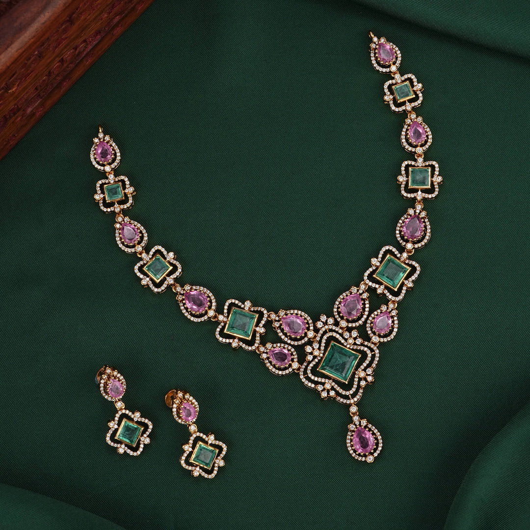 Glowing Charm Diamond Design Short Necklace Set