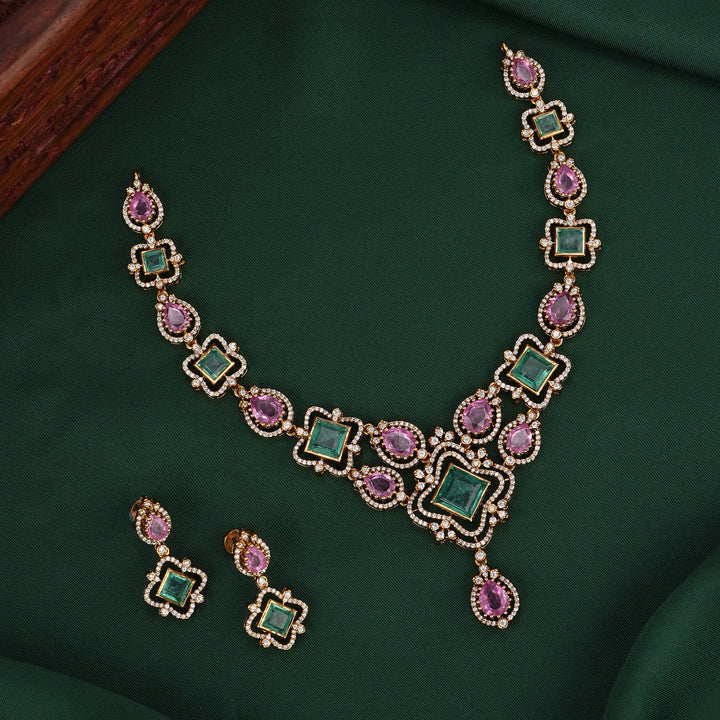 Glowing Charm Diamond Design Short Necklace Set