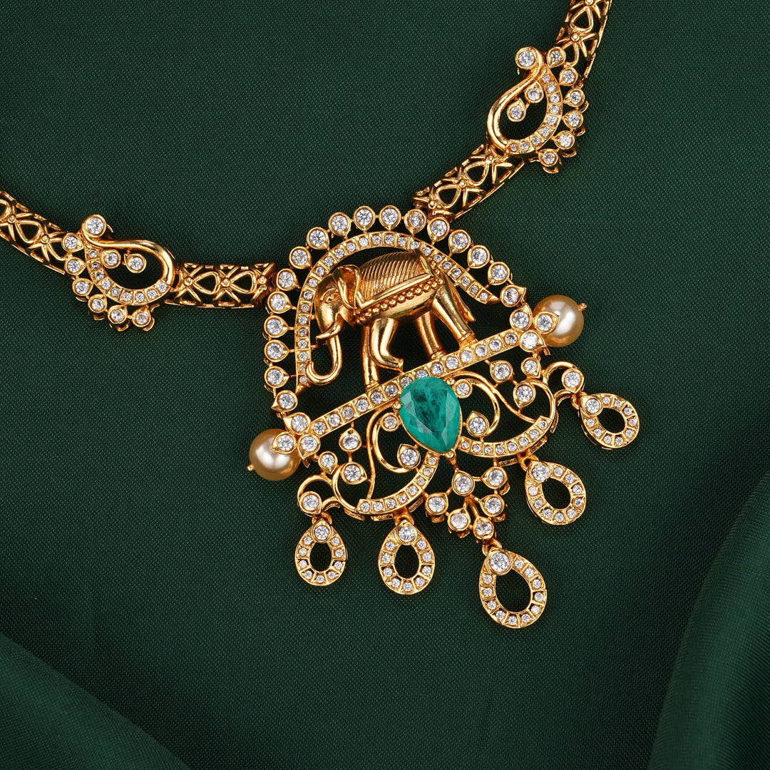 Vintage yet Lovable  Diamond Design Short Necklace Set