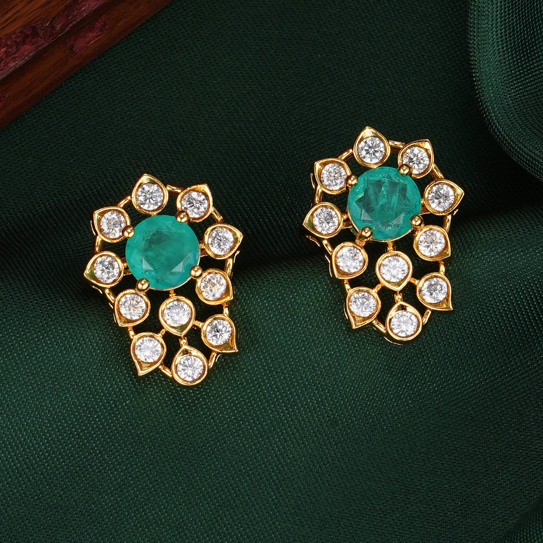 Vintage yet Lovable  Diamond Design Short Necklace Set