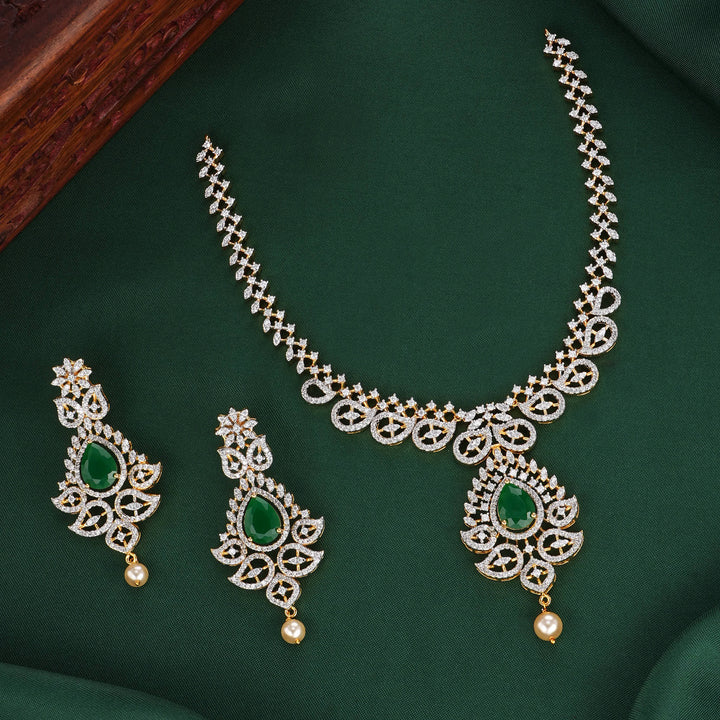 Glow & Catchy Avikam Short Necklace Set