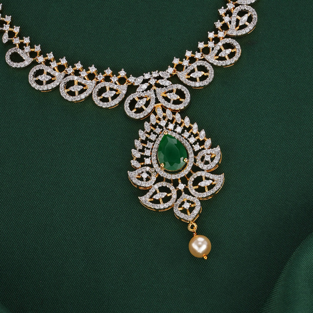 Glow & Catchy Avikam Short Necklace Set