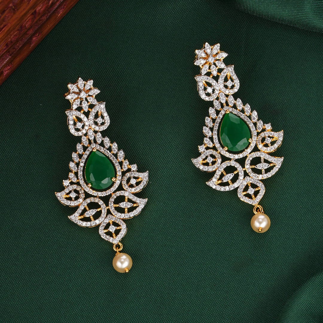 Glow & Catchy Avikam Short Necklace Set