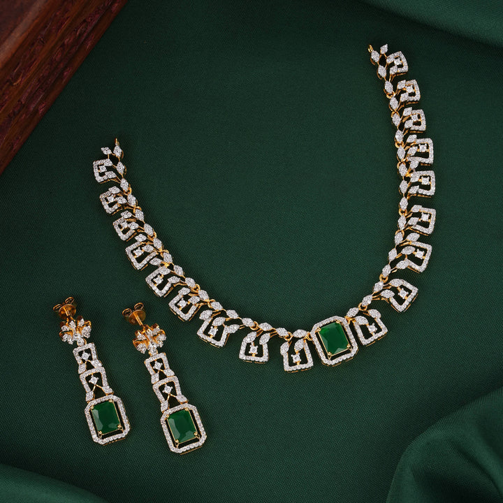 Attractive Diamond Design Short Necklace Set