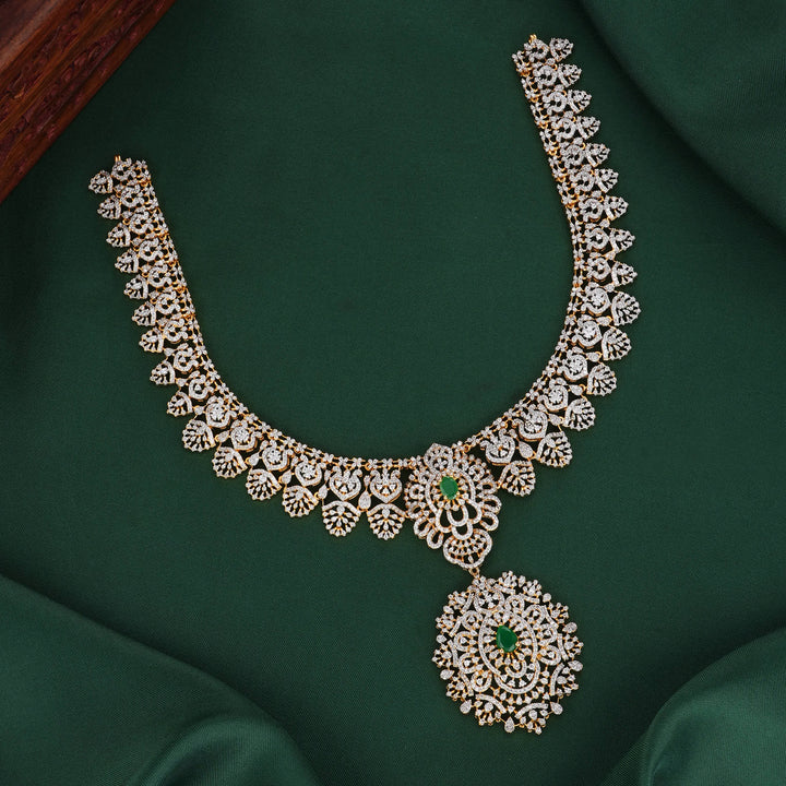 Luxurious Avikam Short Necklace