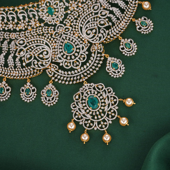 Marvelling Diamond Design Choker