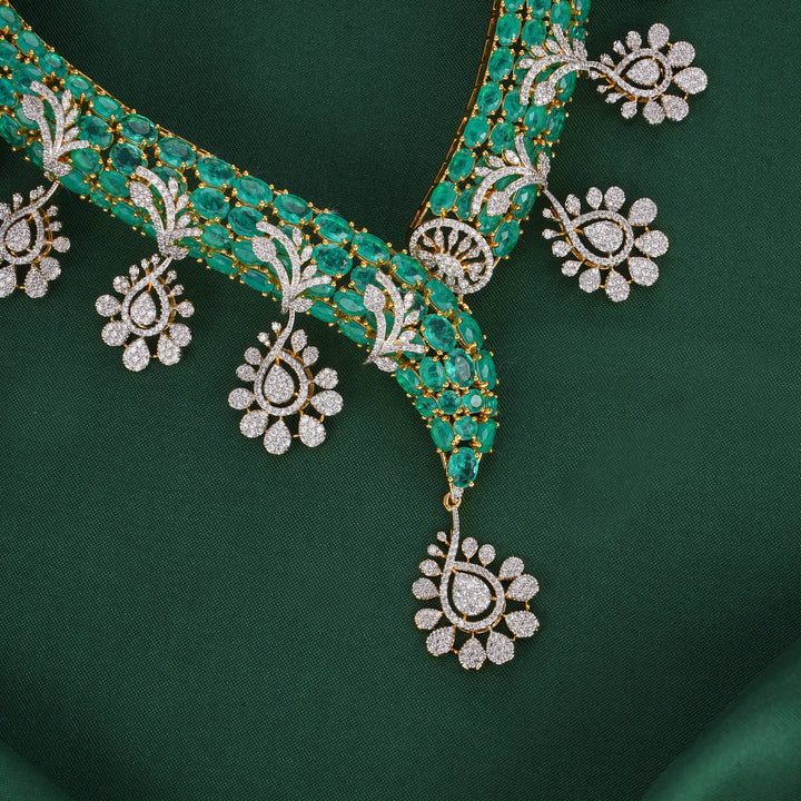 Luxury and classy Diamond Design Short Necklace Set