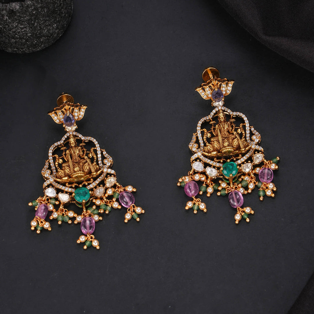 Divine Adornment Victorian Short Necklace Set