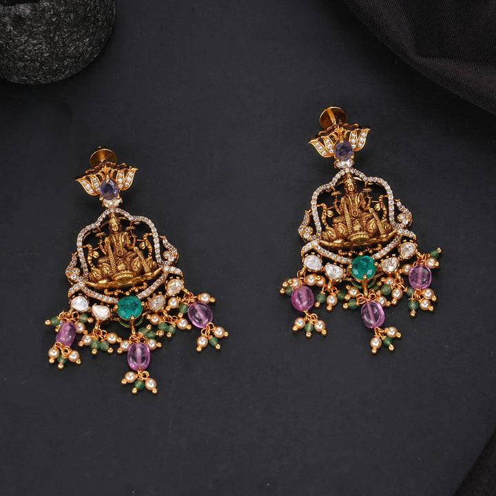 Divine Adornment Victorian Short Necklace Set