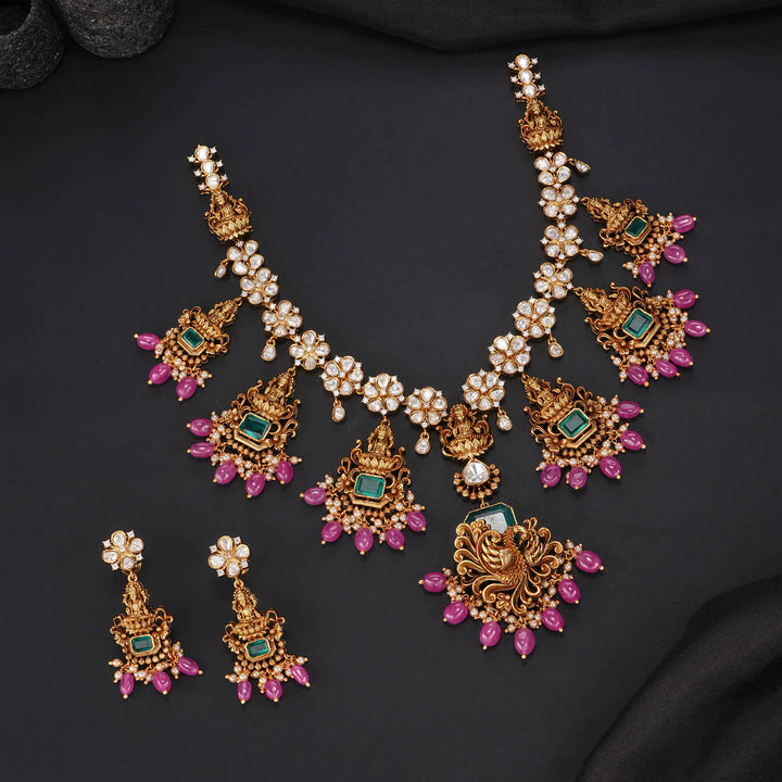 Dazzling Victorian Short Necklace Set