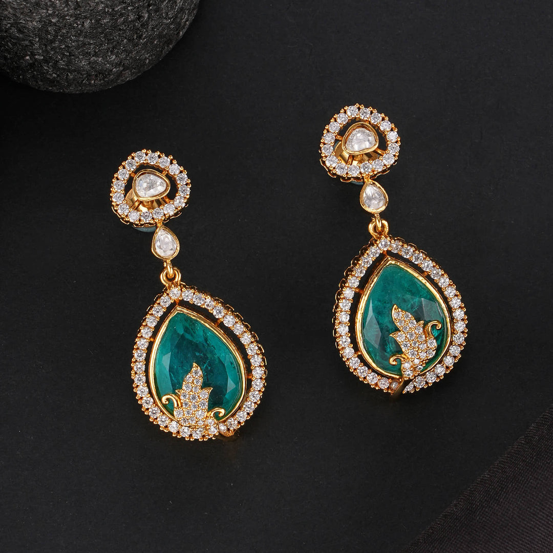 Chic Victorian Short Necklace Set
