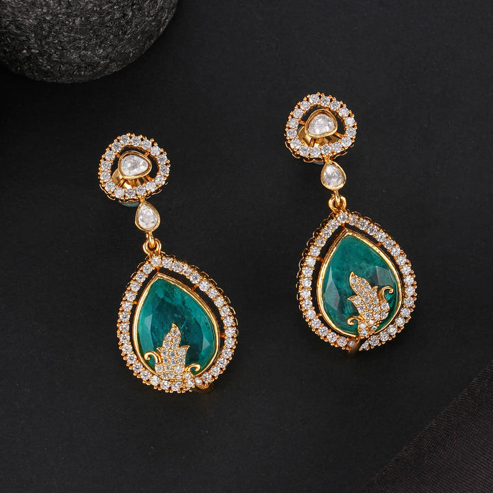 Chic Victorian Short Necklace Set