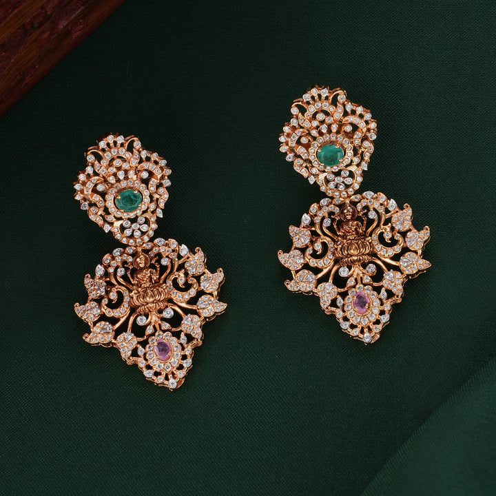 Attractive Vitheesha Short Necklace Set