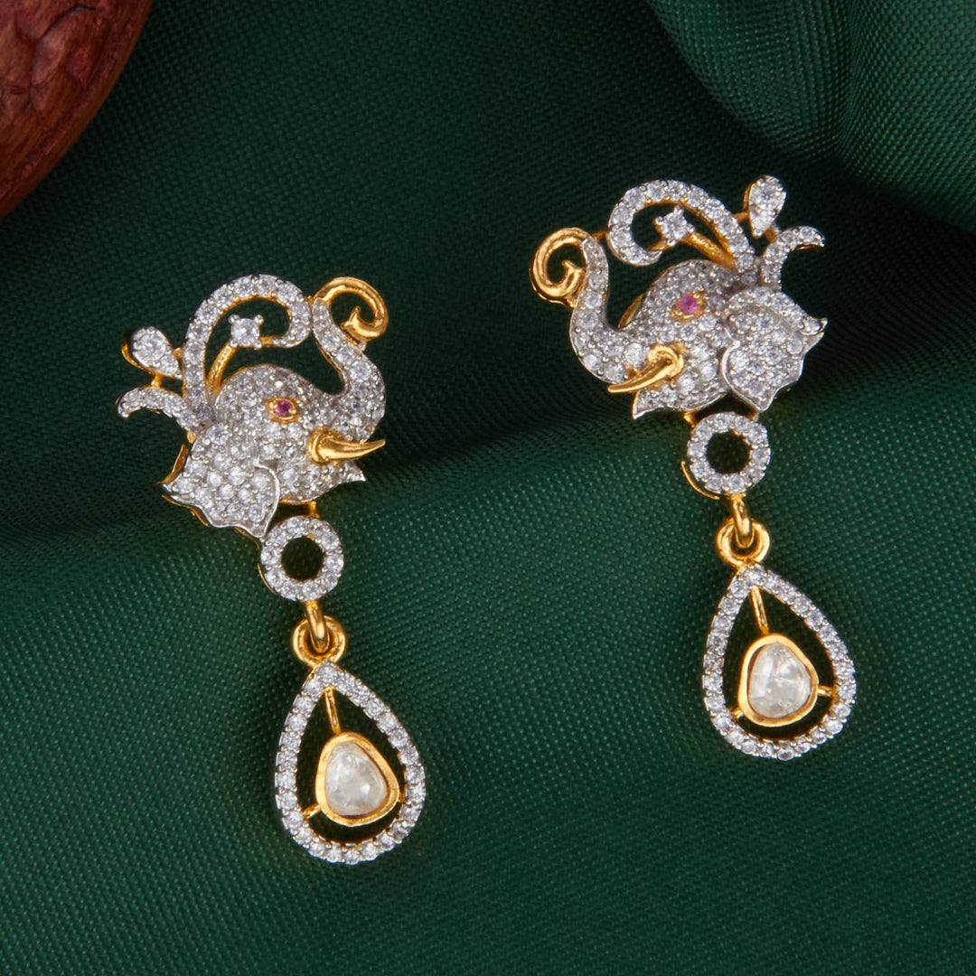 Trunk & Treasure Avikam Short Necklace Set