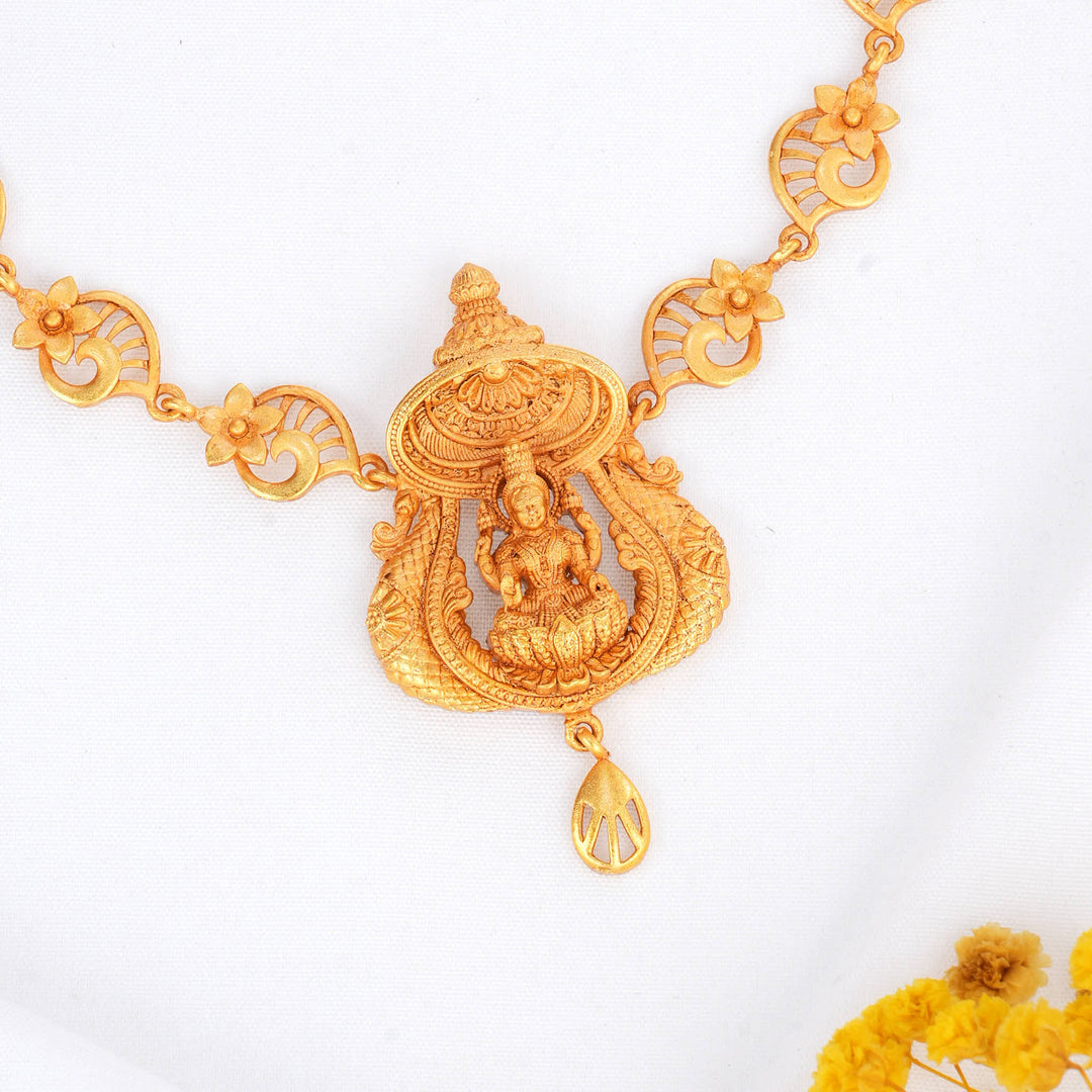 Charm 3D Spl Short Necklace