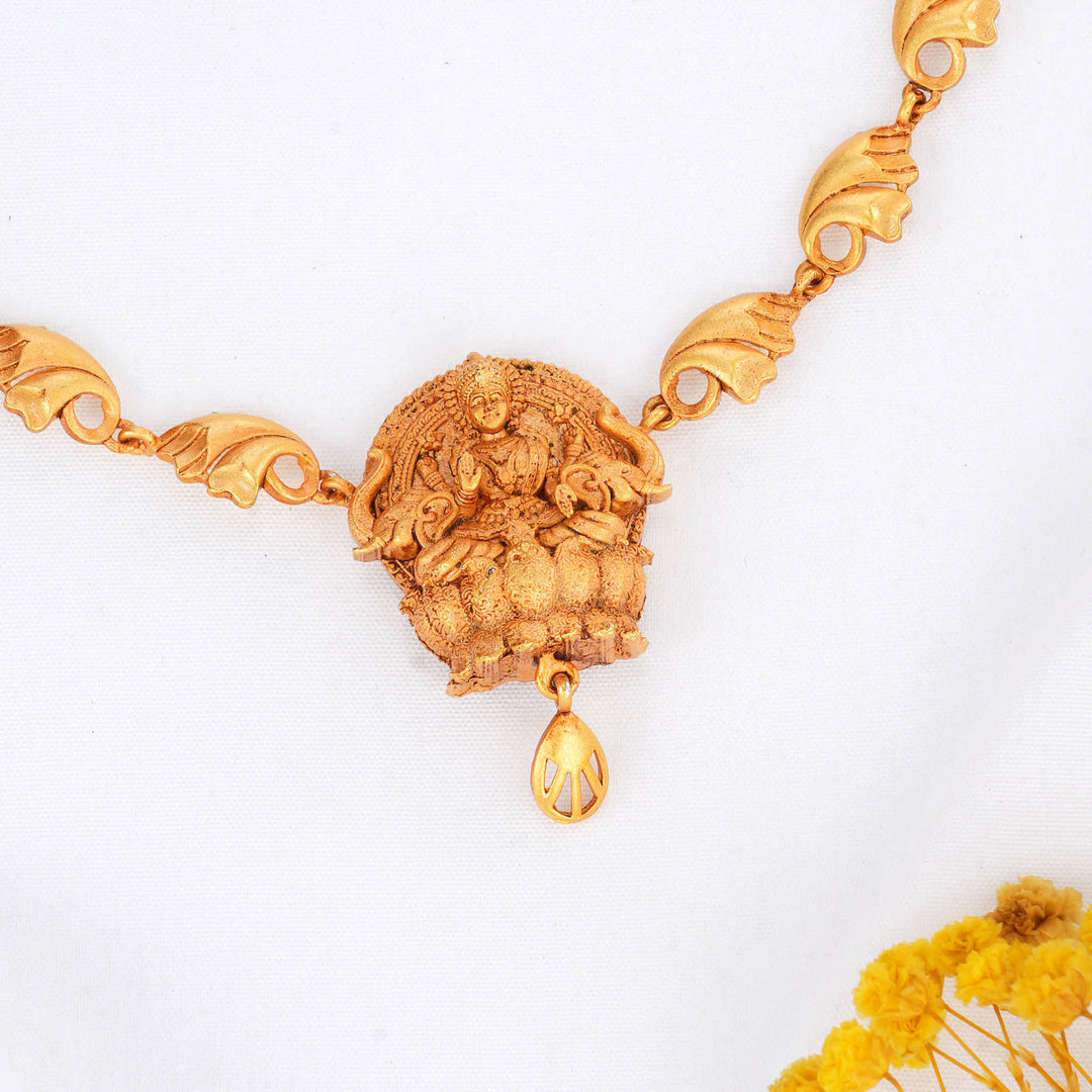 Catchy Avinkaa 3D Spl Necklace