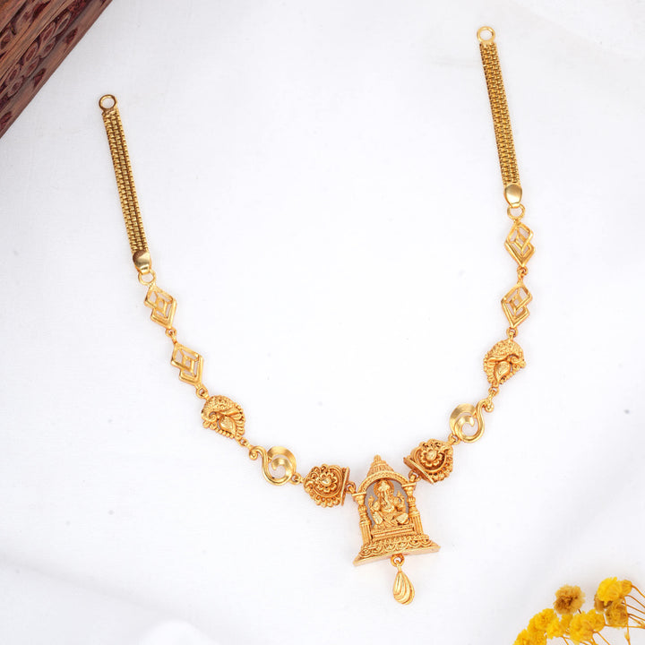 Vedhikaa  3D Spl Necklace