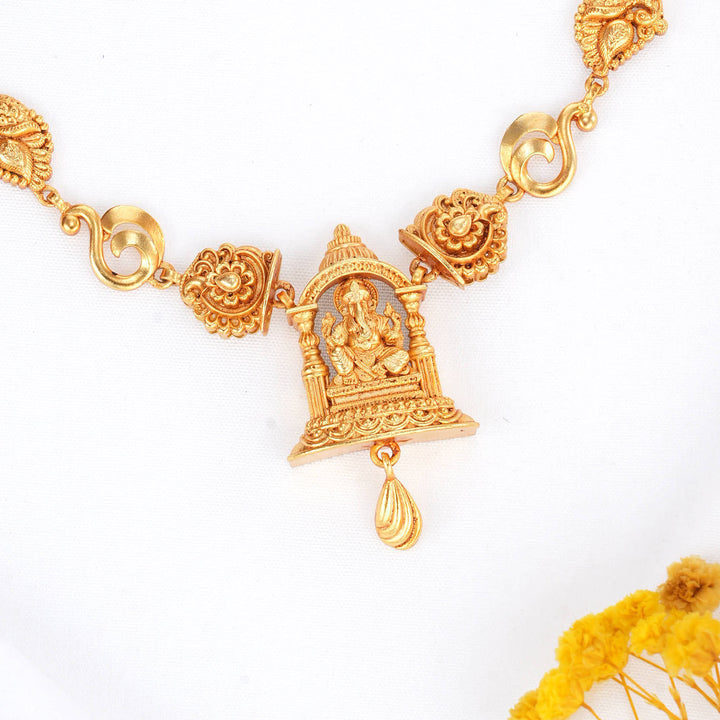 Vedhikaa  3D Spl Necklace