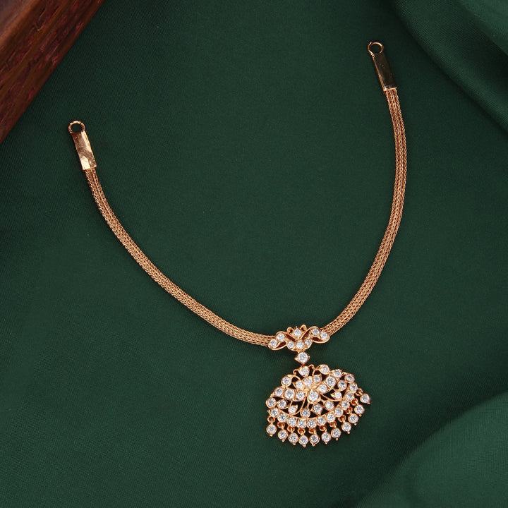 Dazzling Diamond Design Short Necklace
