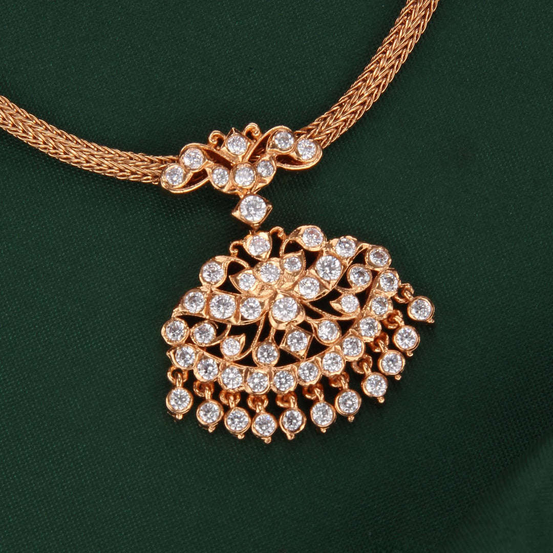 Dazzling Diamond Design Short Necklace
