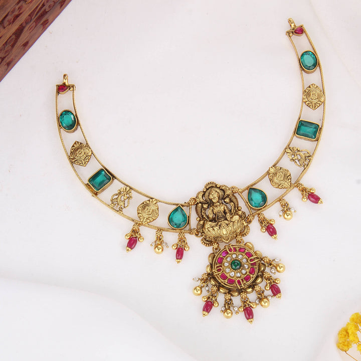 Majestic Grace Nagas Short Necklace
