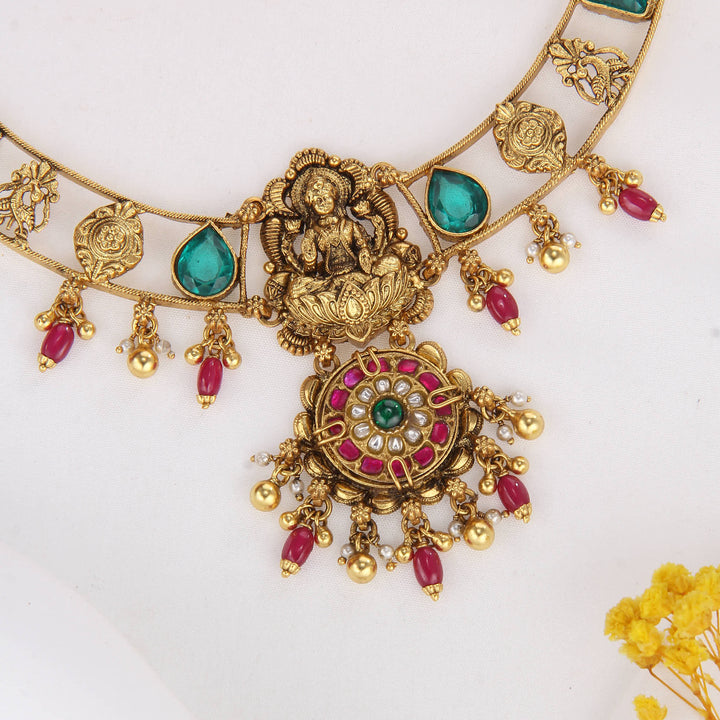 Majestic Grace Nagas Short Necklace