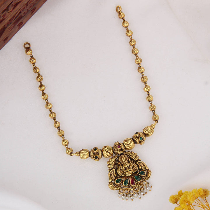 Avanthika Nagas Short Necklace