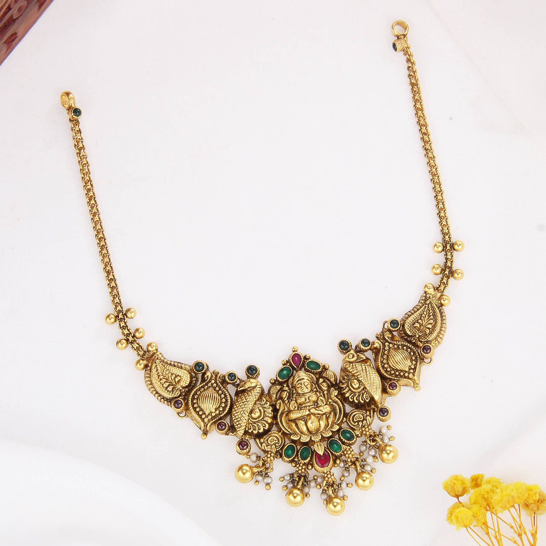 Luxurious Aura Nagas Short Necklace