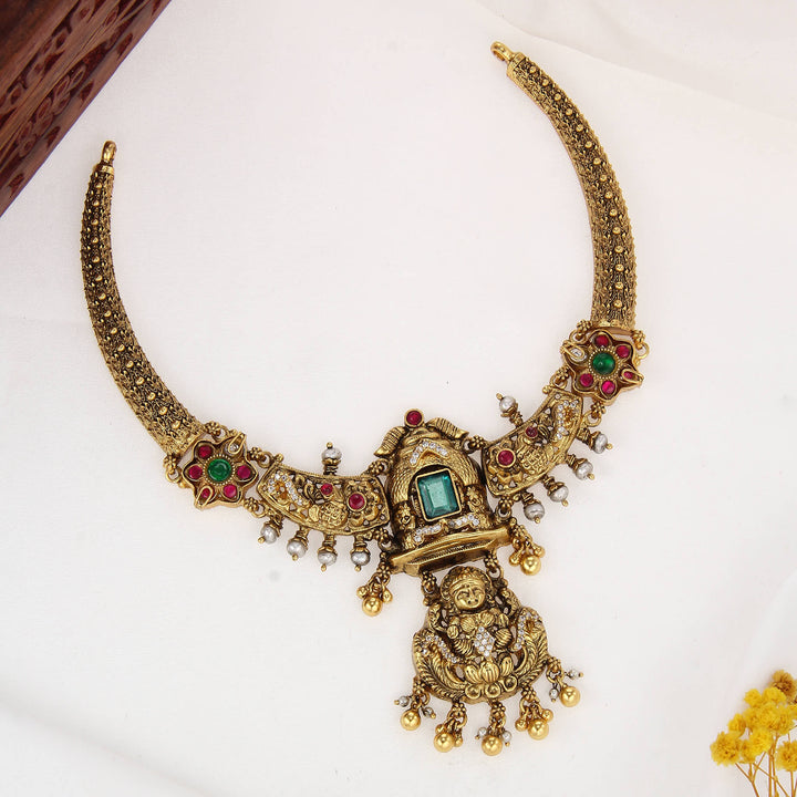 Aristocratic Nagas Short Necklace