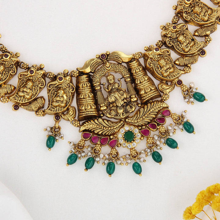 Captivating and Attractive Nagas Short Necklace