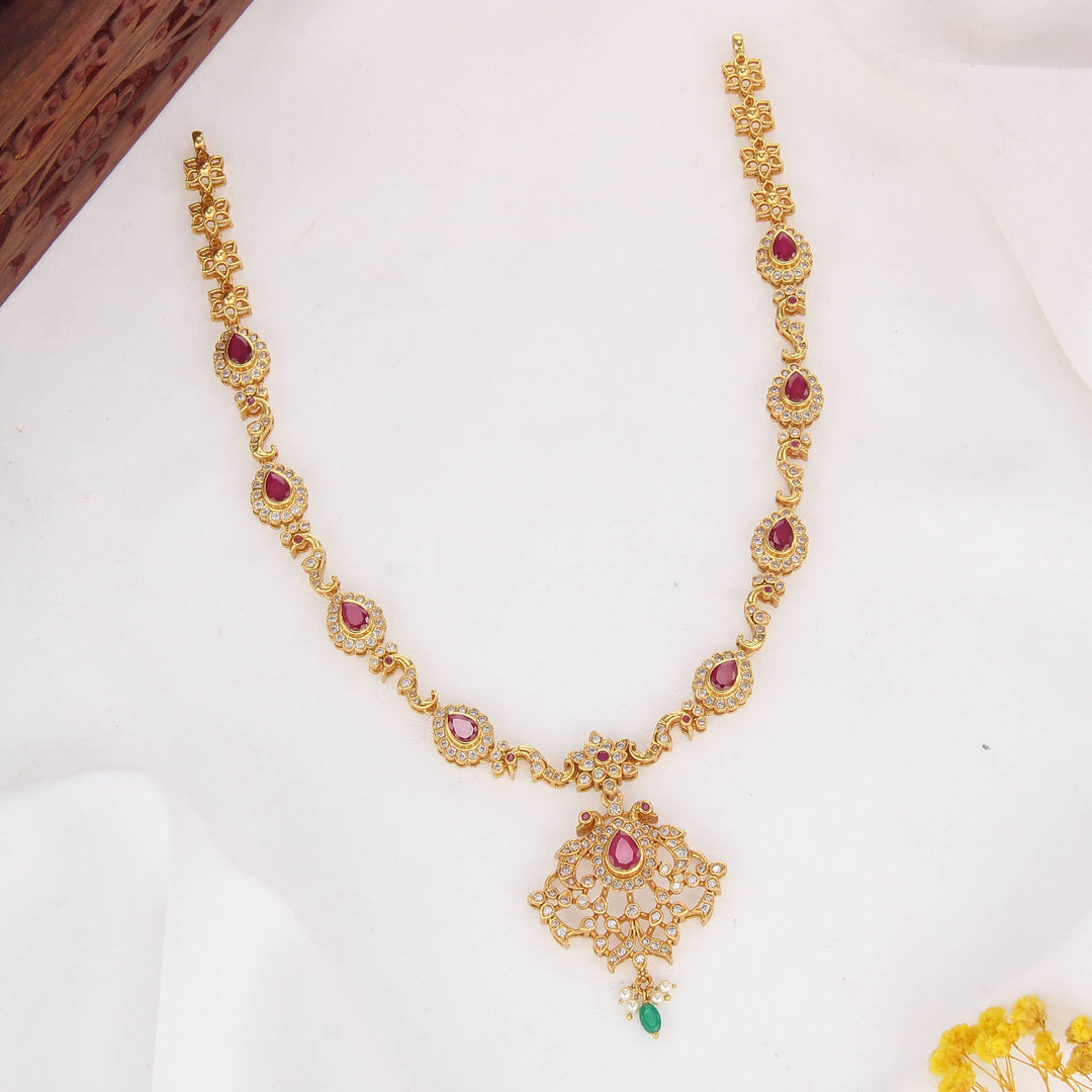 Prestigious Art Stone Short Necklace