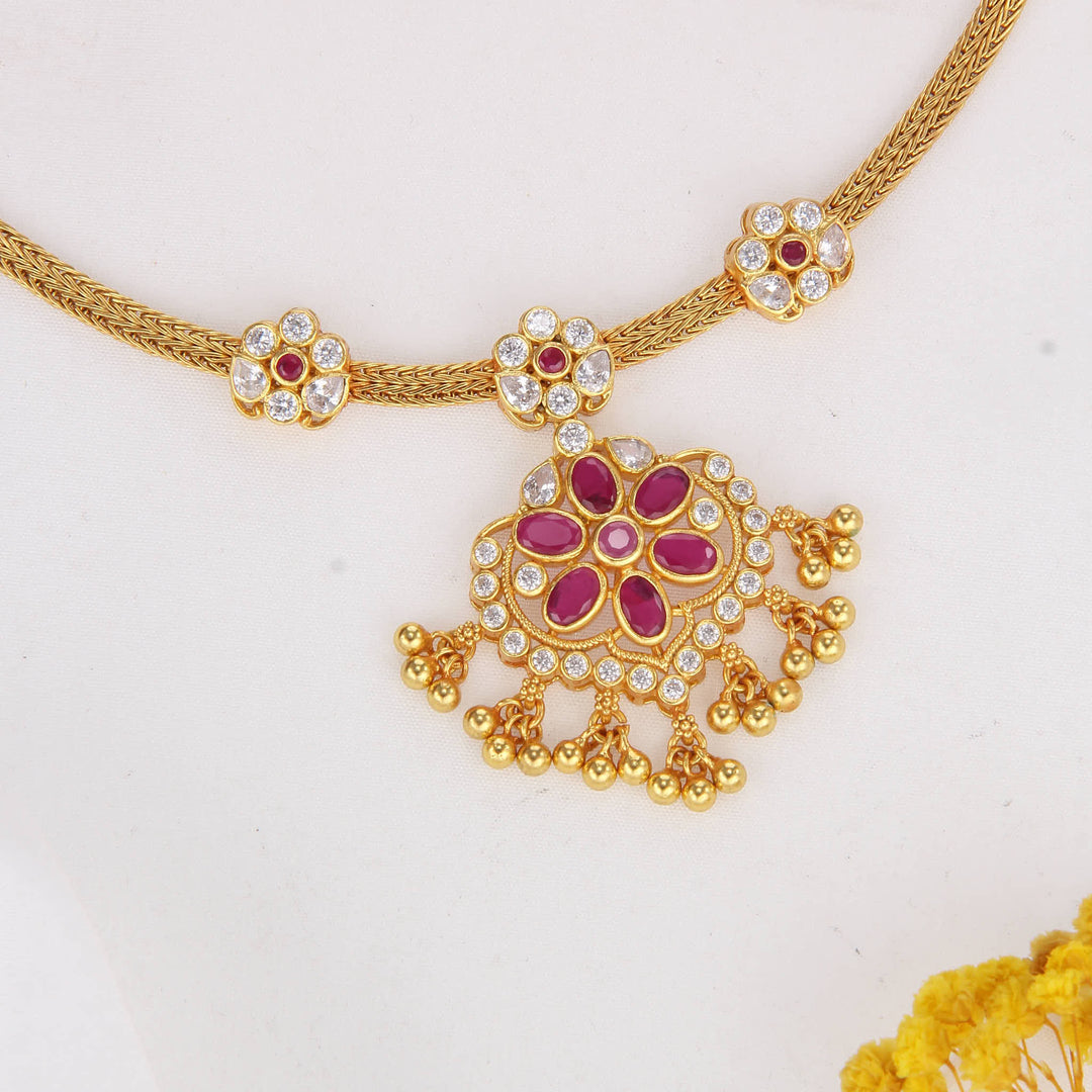 Shining Bloom Stone Attigai Necklace