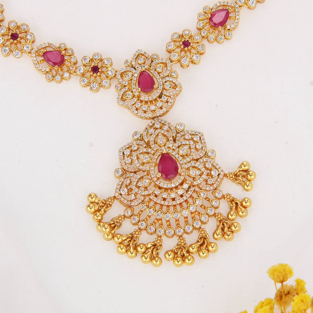 Resplendent Stone Short Necklace