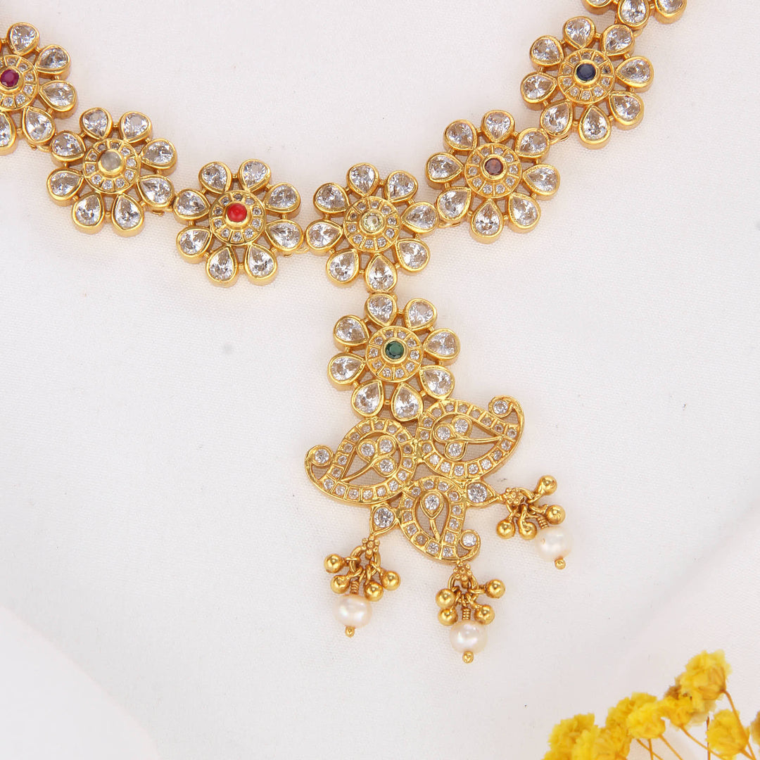 Magnificent Stone Short Necklace