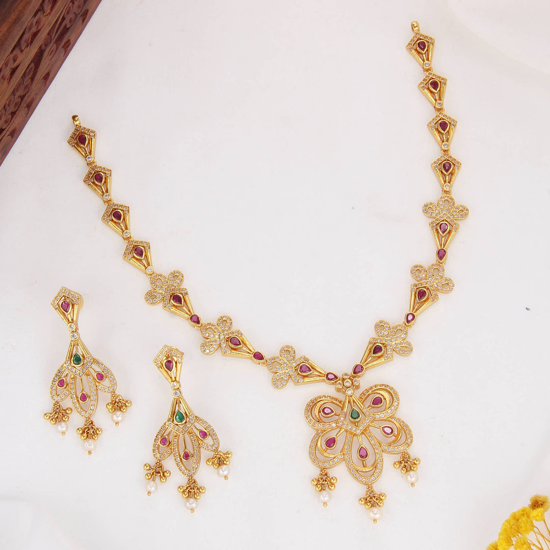 Shining Pristine Stone Short Necklace Set