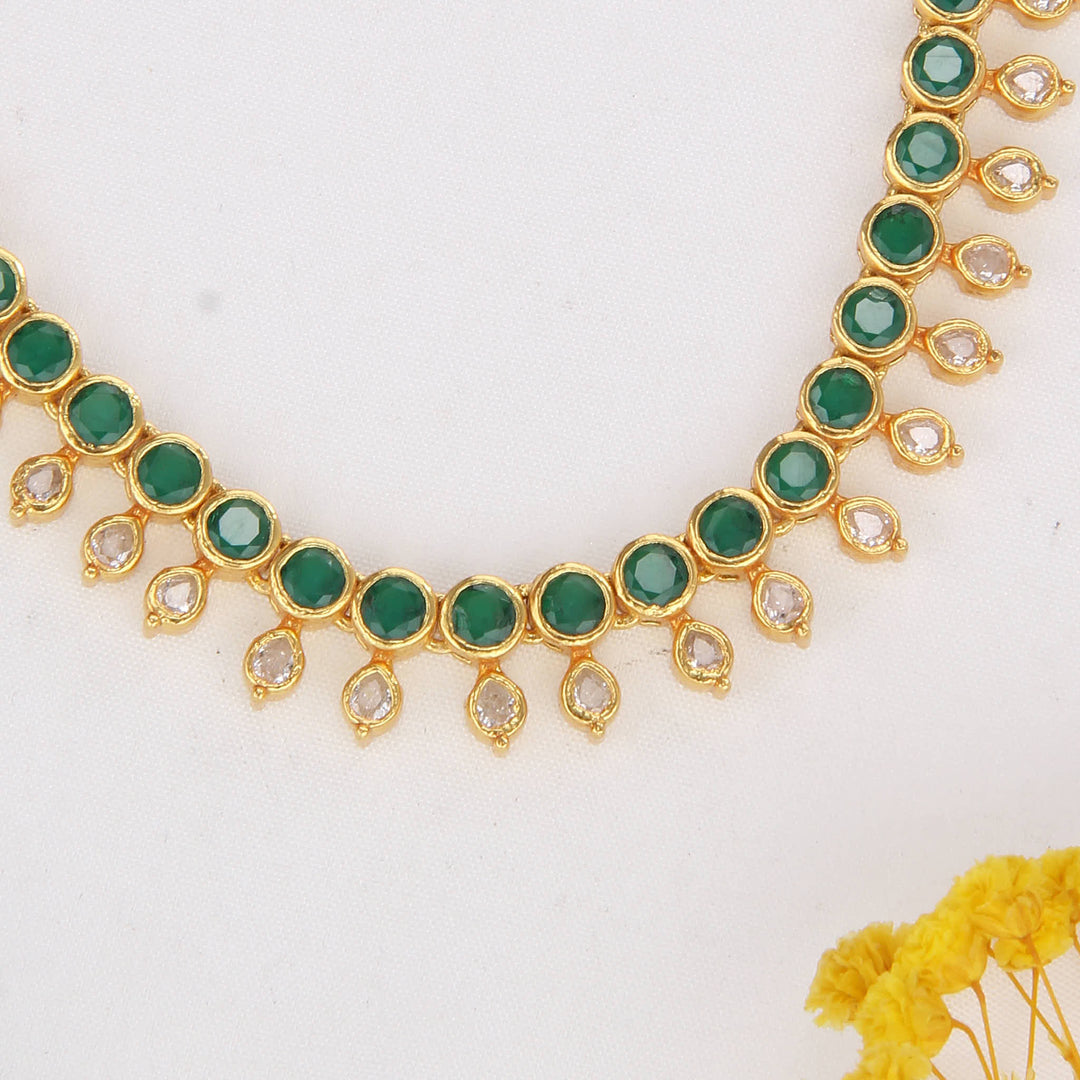 Verde Shine Stone Short Necklace