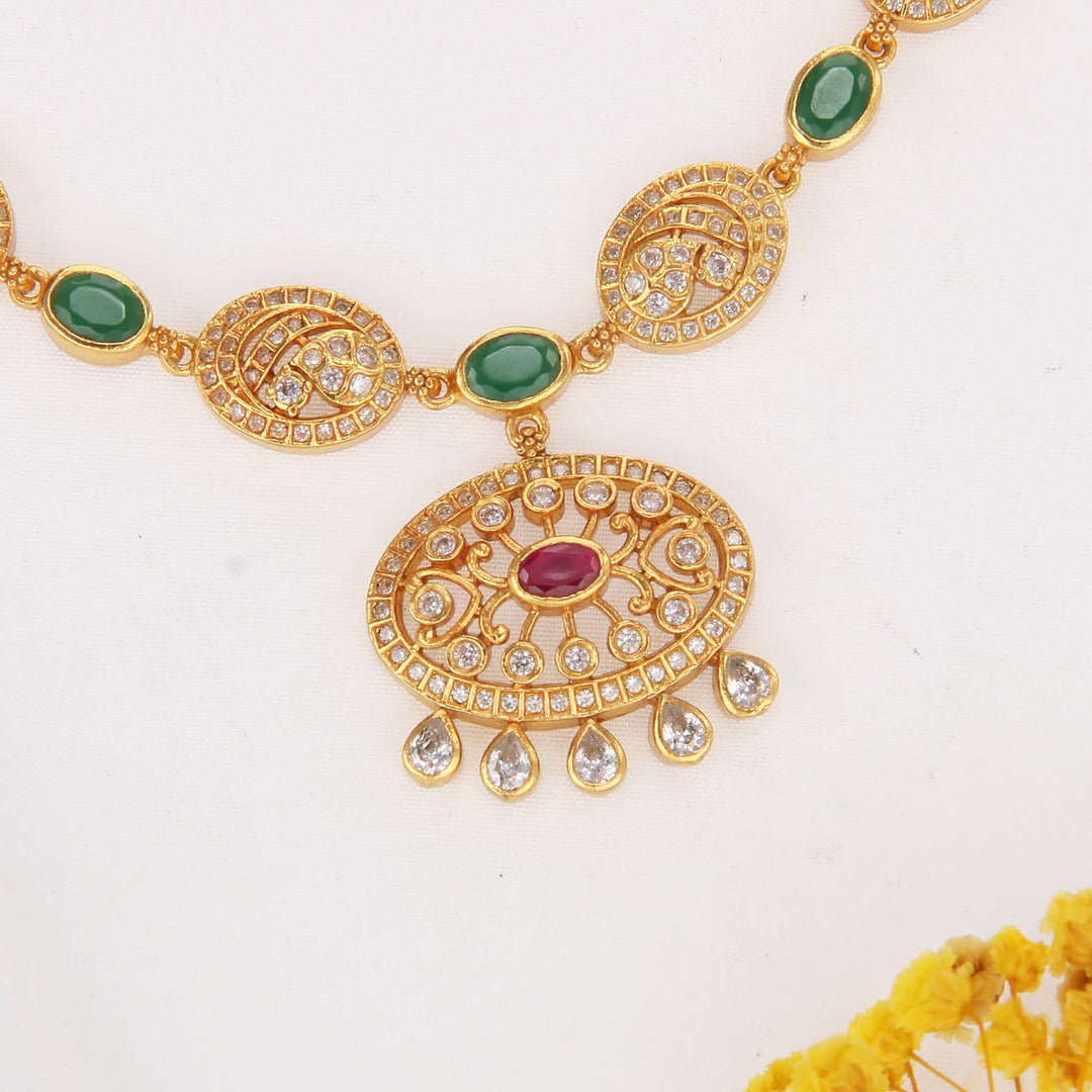 Enchanting Shine Stone Short Necklace