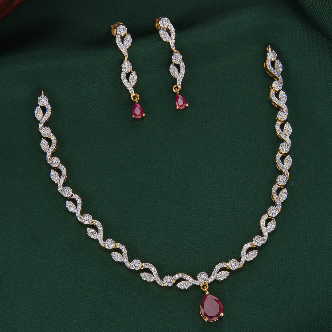 Twinkling Diamond Design Short Necklace Set