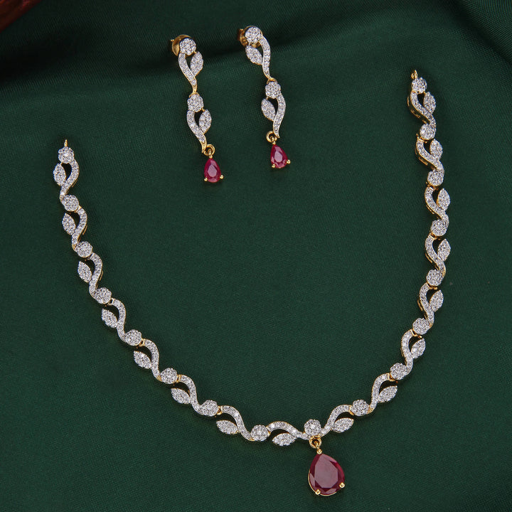 Twinkling Diamond Design Short Necklace Set