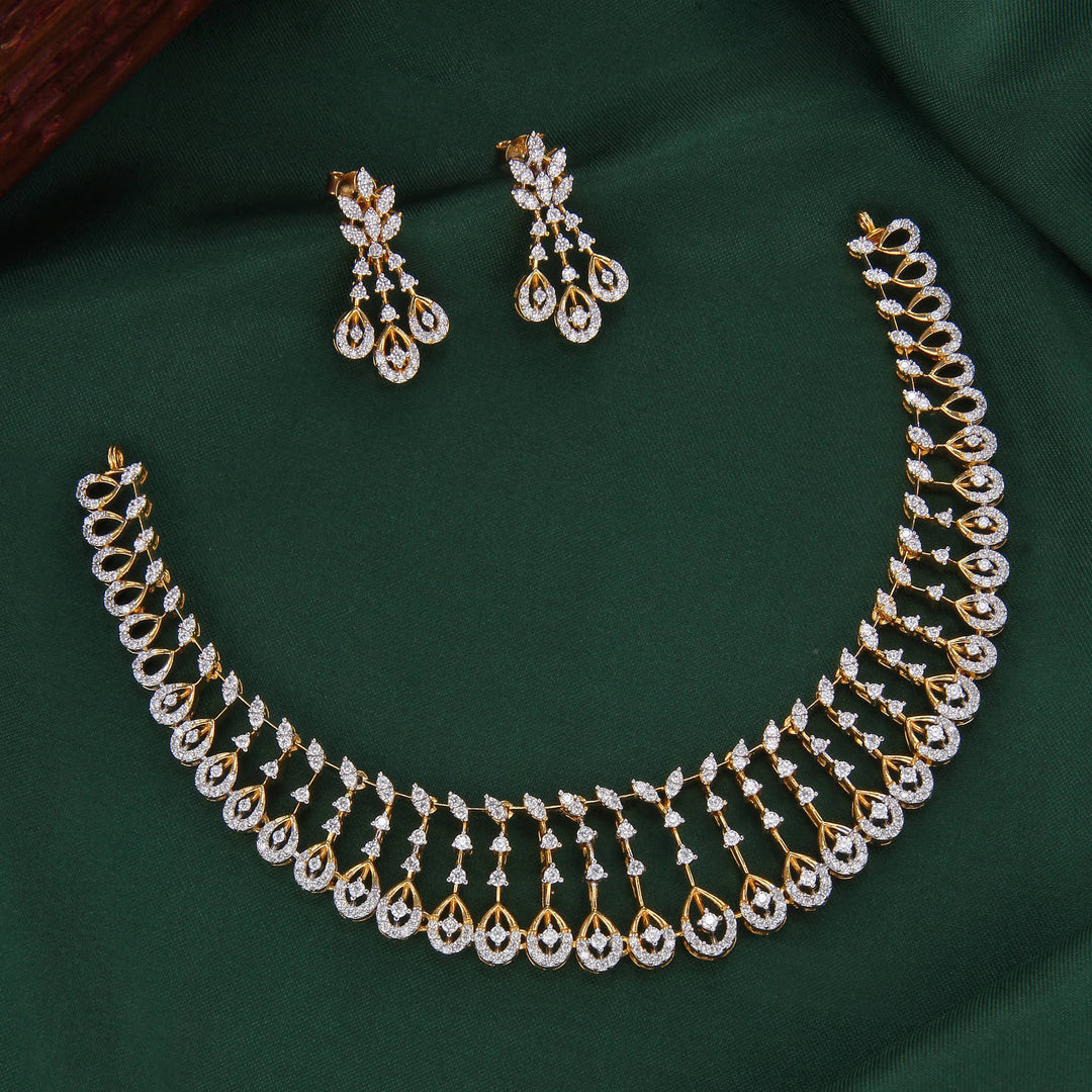 Sparkling Splendour Avikam Short Necklace Set