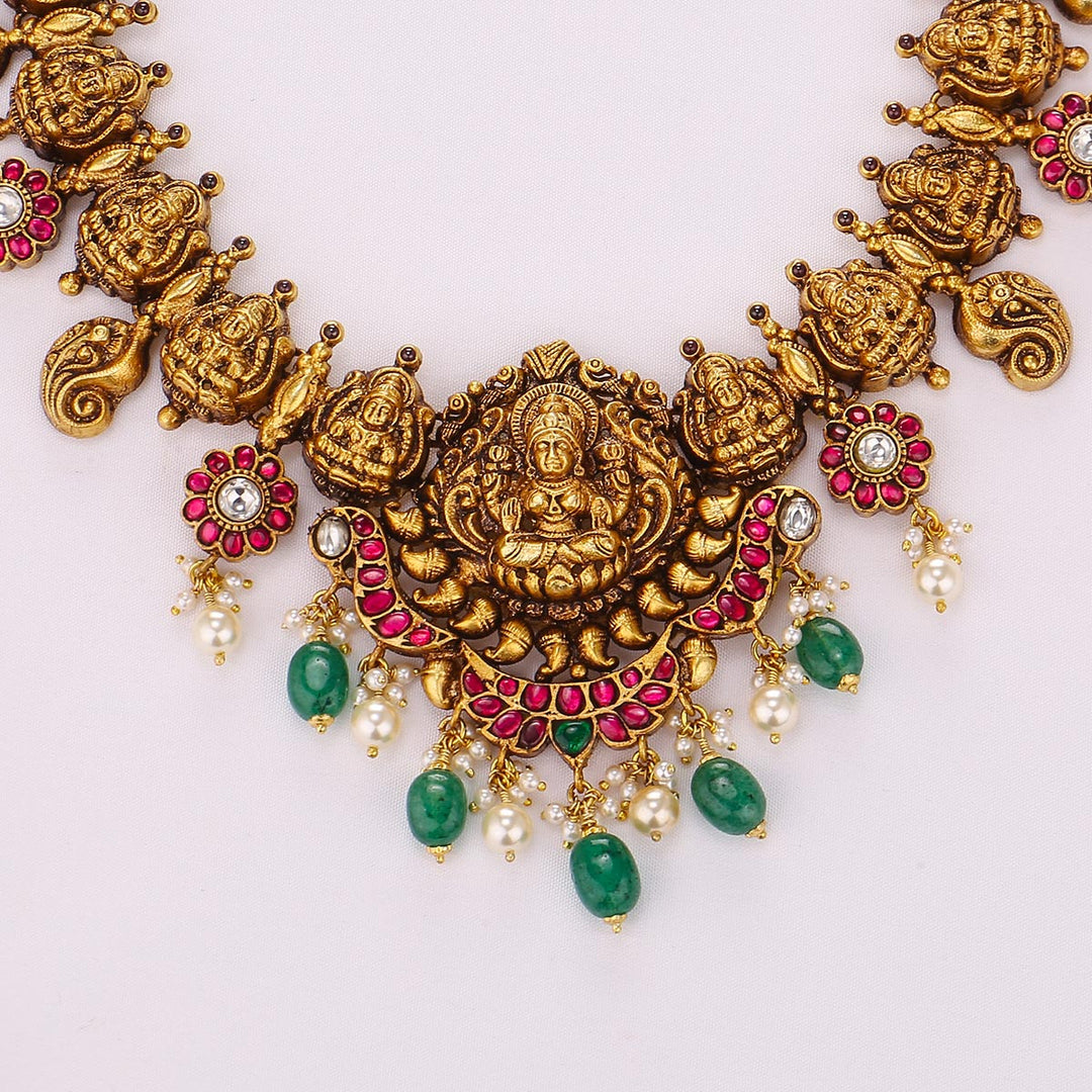 Chandravadana Short Necklace