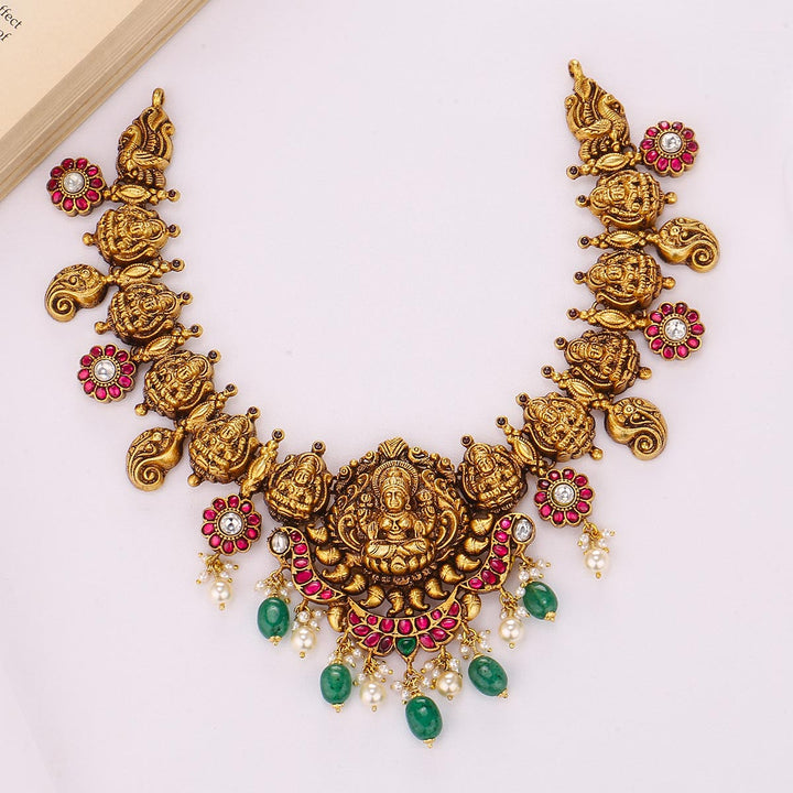 Chandravadana Short Necklace