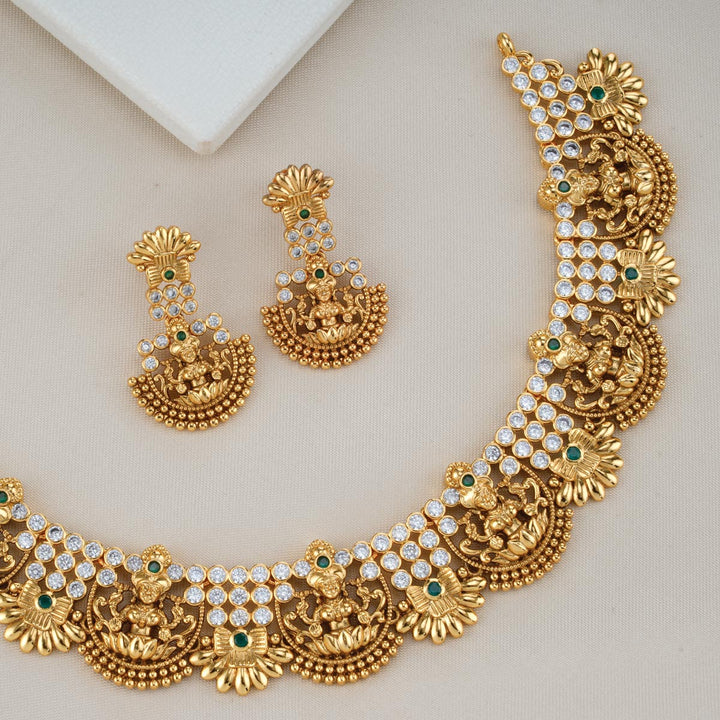 Dakshina Short Necklace Set