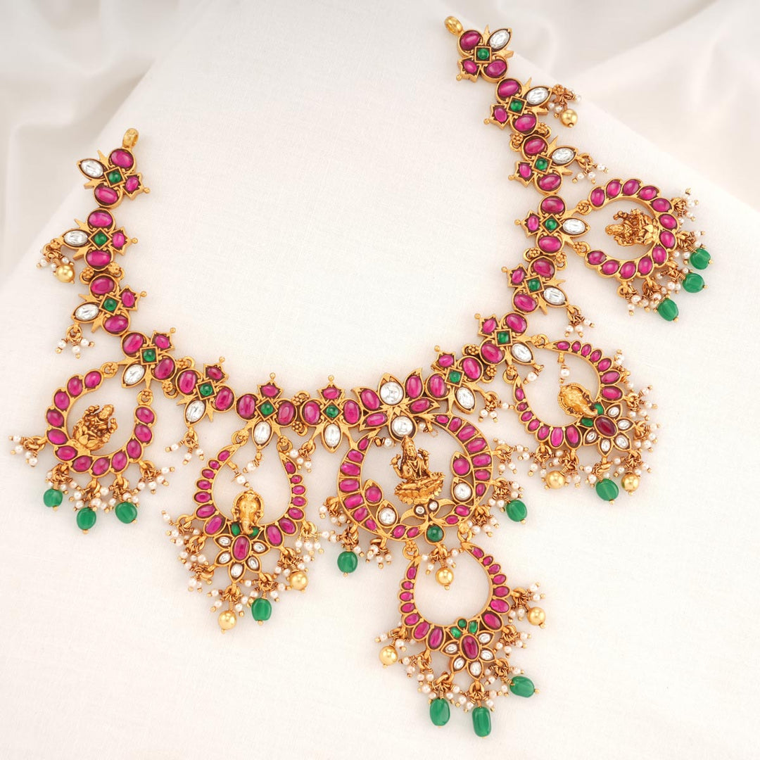 Prithva Kundan Short Necklace